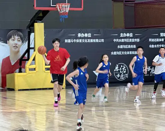 借助线上篮球训练平台在家也能追逐梦想_2